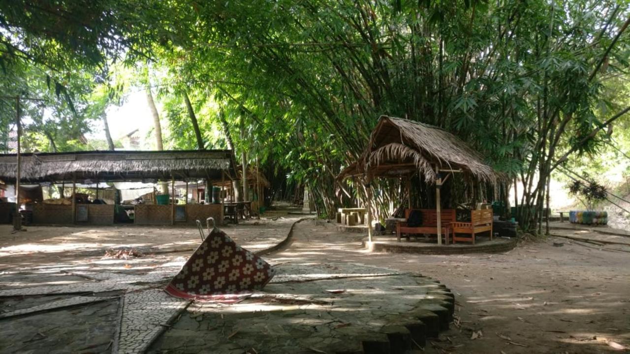 Kebon Pring Floating Resort & Market Bantul Exterior foto